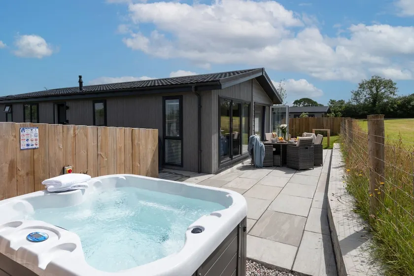 Lavender Lodge, 8 Roadford Lake Lodges - Image 1