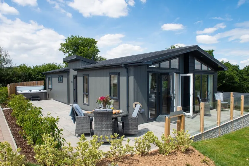 Orchid Lodge, 23 Roadford Lake Lodges - Image 1