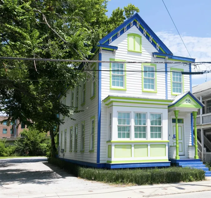 The King's Corner- One Minute Walk to King St! - Image 1
