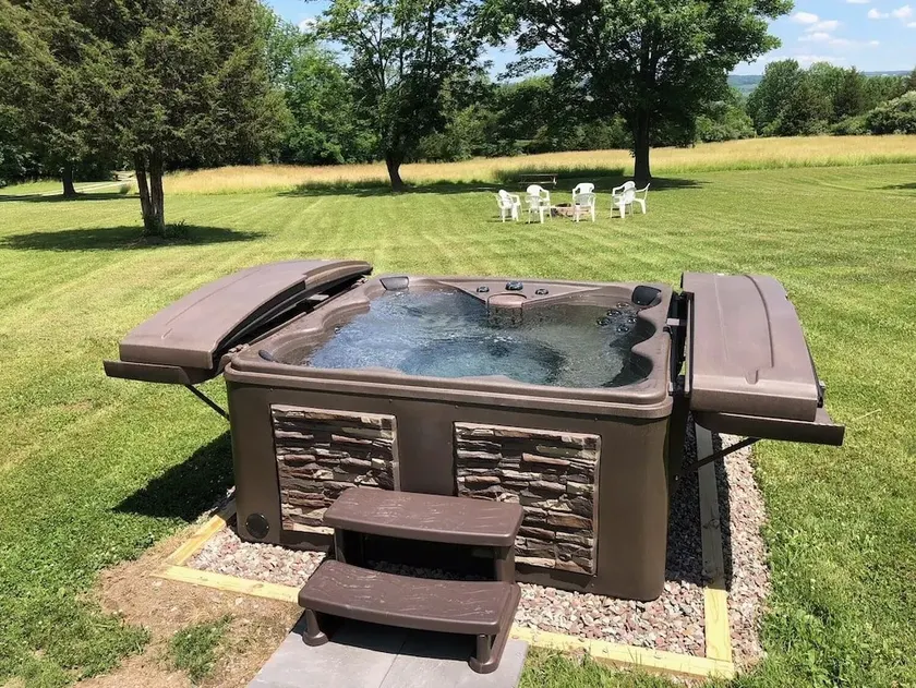 Seneca Lake / Heart of Wine Trail / Hot Tub / 6 Private & Scenic Acres / Pets - Image 1
