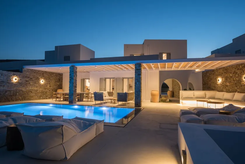 ONEIRO VILLA. ANTIPAROS AS DREAMY AS IT GETS - Image 1