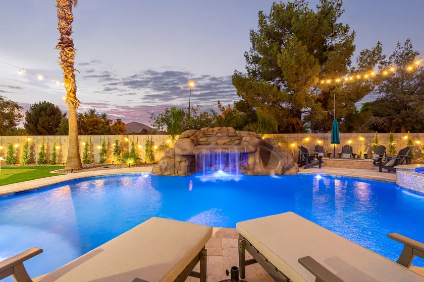 The Grand Saguaro Heated Pool Hot Tub Pickleball Sleeps 27 - Image 1