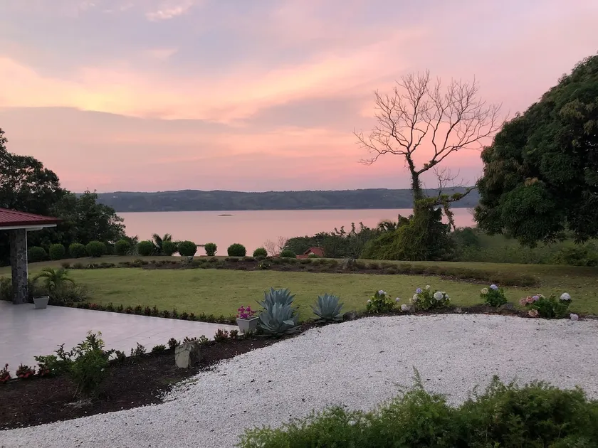 Stunning views of Lake Arenal & Volcano in Secure Safe Gated Vacation Community - Image 1