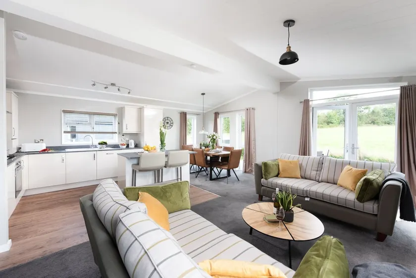 Daisy Lodge, 6 Roadford Lake Lodges - Image 1