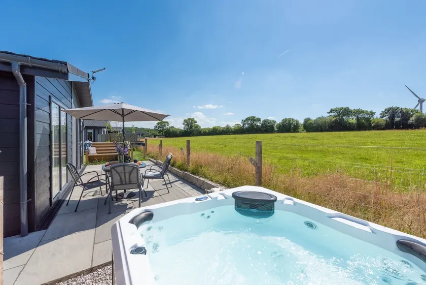 Periwinkle Lodge, 3 Roadford Lake Lodges - Image 1