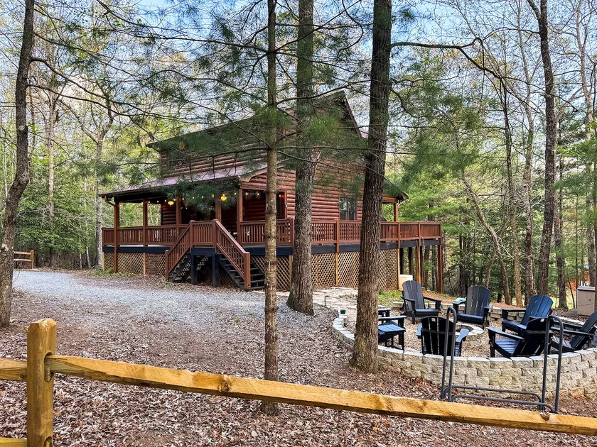 Hot Tub, Game Room, Fire Pit, Putting Green, FUN! - Image 1