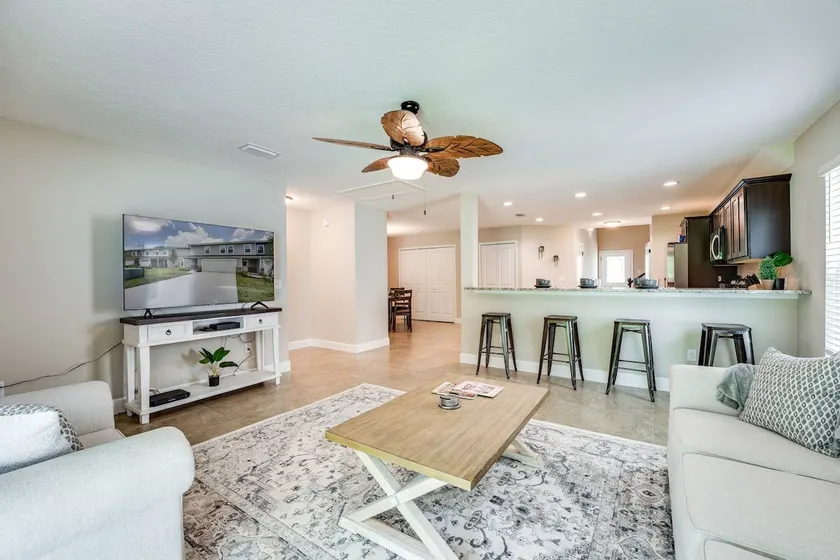 Orange Park, Main Level Suite, Pet Friendly - Image 1