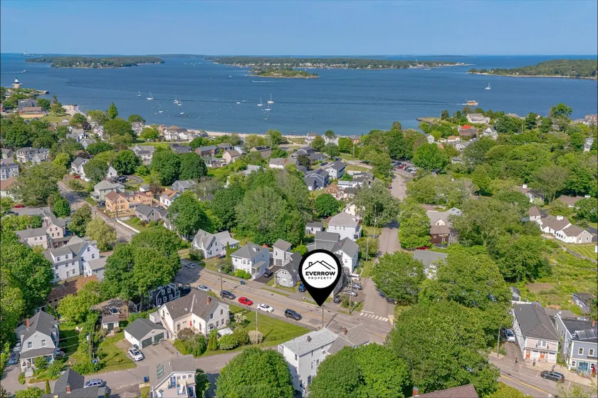 Arlies Digs One Block To Willard Beach - Image 1