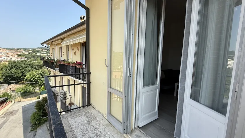 S027 - Sirolo, new three-room apartment with terrace in the center - Image 1