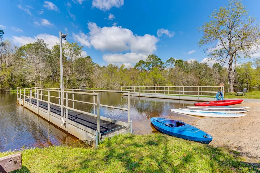 Fire Pit & On-Site Fishing! Pensacola Family Home - Image 1