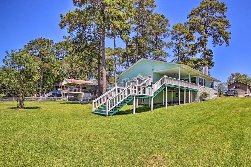 Waterfront Onalaska Retreat w/ Private Dock! - Image 1
