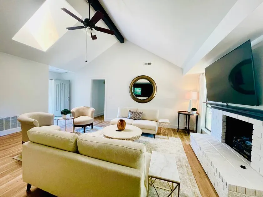 Fayetteville Retreat near Washington Regional - Image 1