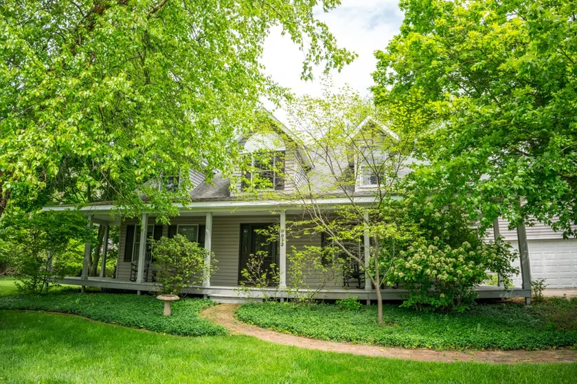 Little Grey Cottage - Beautifully decorated large vacation home - Walking distance to Lake Michigan! - Image 1