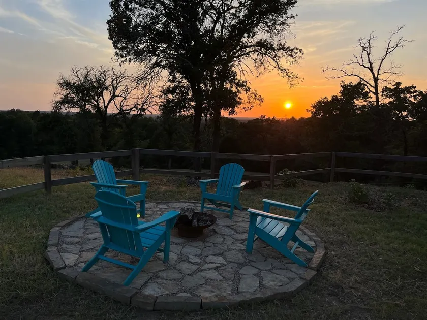 Hilltop Cabin Sunset Views at The Farm on a Hill - Image 1