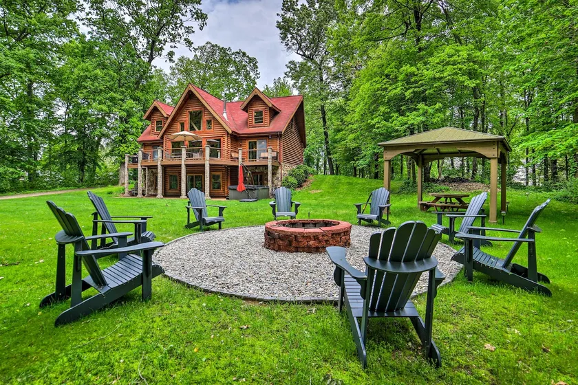 Classy Home w/ Hot Tub: 2 Mi to Lake Access! - Image 1