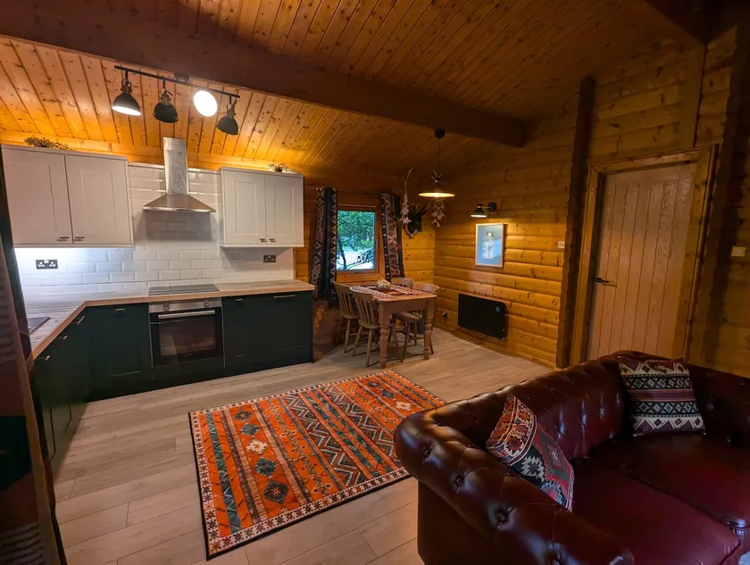 Pineshadow Lodge Dog Friendly Kenwick Park Louth - Image 1
