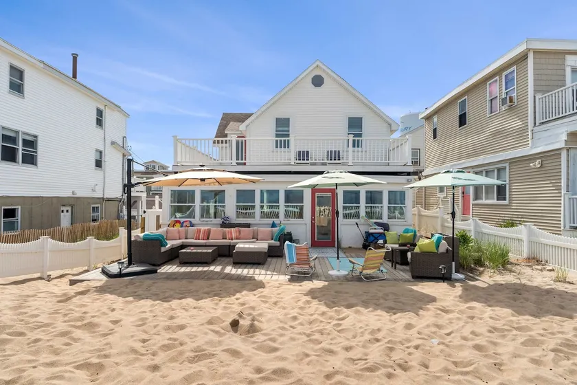 Adorable Renovated Beachfront Retreat w/ Private D - Image 1