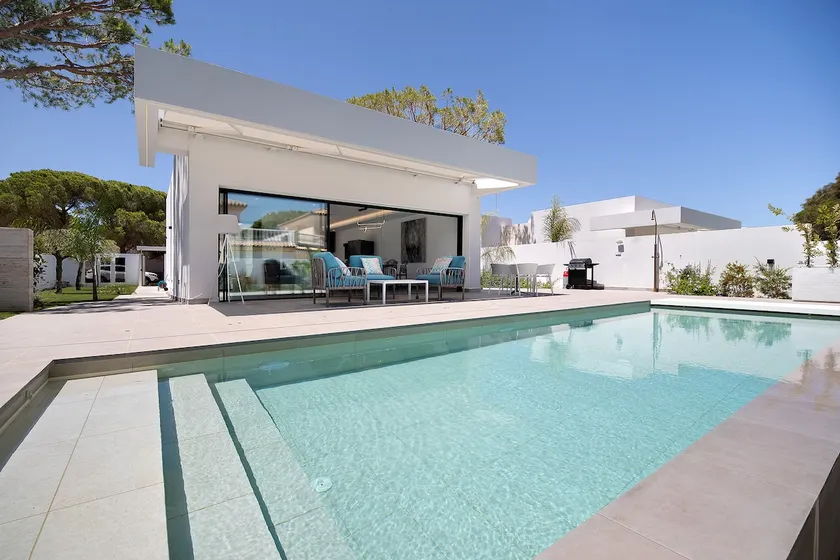 Lola Sea Villa - Image 1