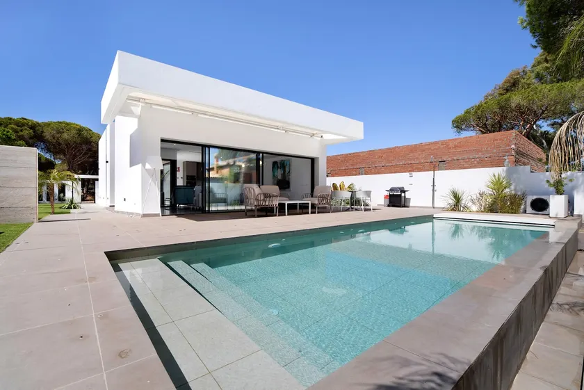 Maria del Mar Sea Villa - Image 1