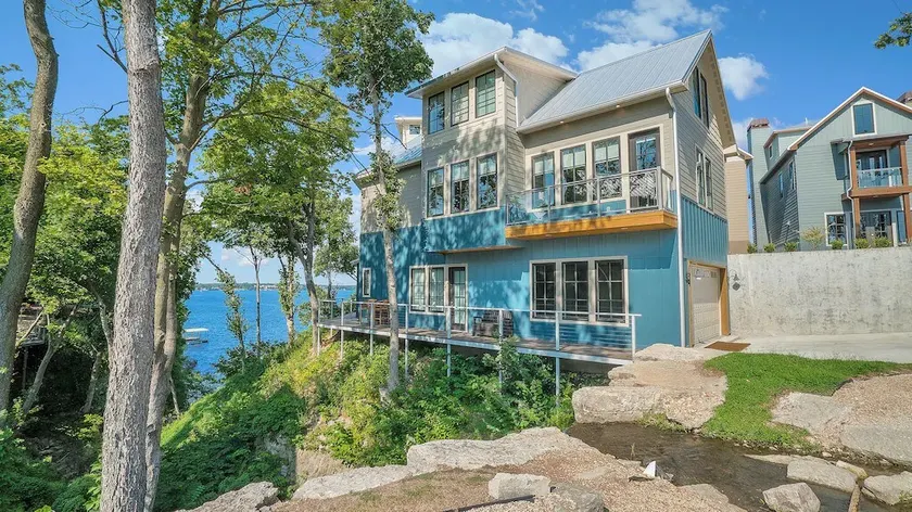 Waterfall Lakehouse Lake Views! June specials - Image 1