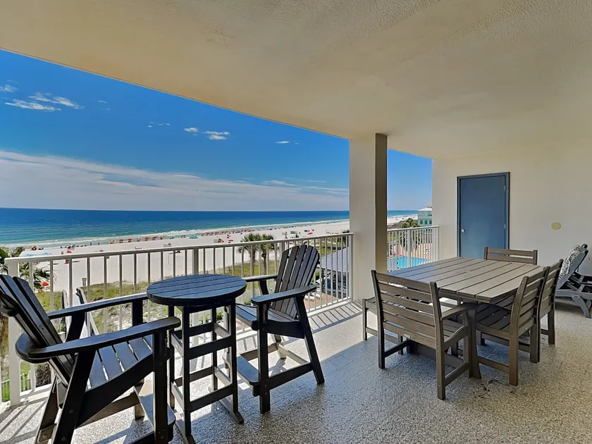 Discover Windward Pointe 403 - Image 1