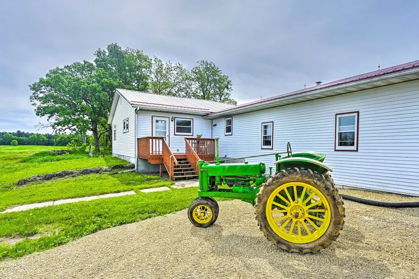Stunning Wisconsin Retreat on Active Farm! - Image 1