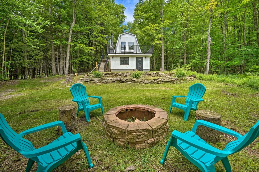 Wilmington Chalet w/ Hot Tub < 8 Mi to Mount Snow! - Image 1
