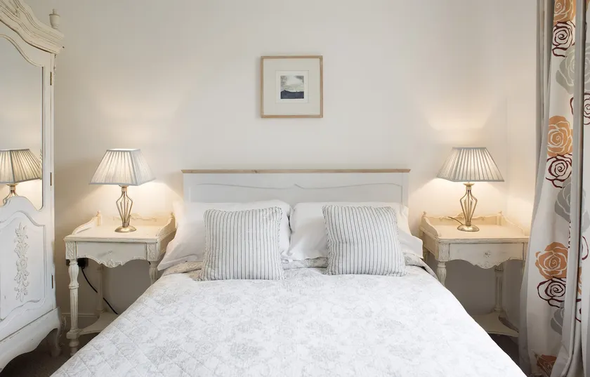 Apartment-Ensuite-Whitsand up to 4 Adults - Image 1