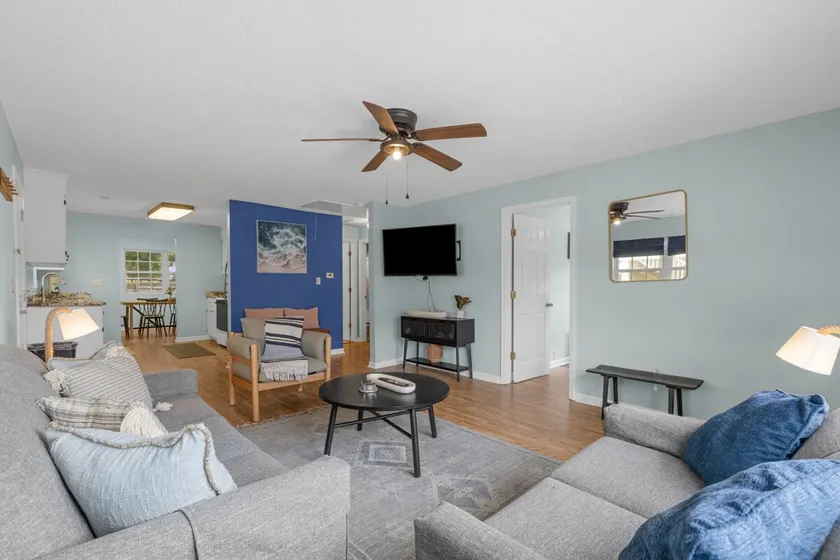 *COMFY N. MYRTLE HOUSE*3 NEW Queens*Steps to the Beach*V384 - Image 1