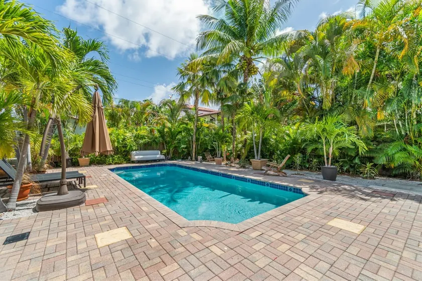Miramar Villa by Rove Travel - Heated Pool, Beach - Image 1