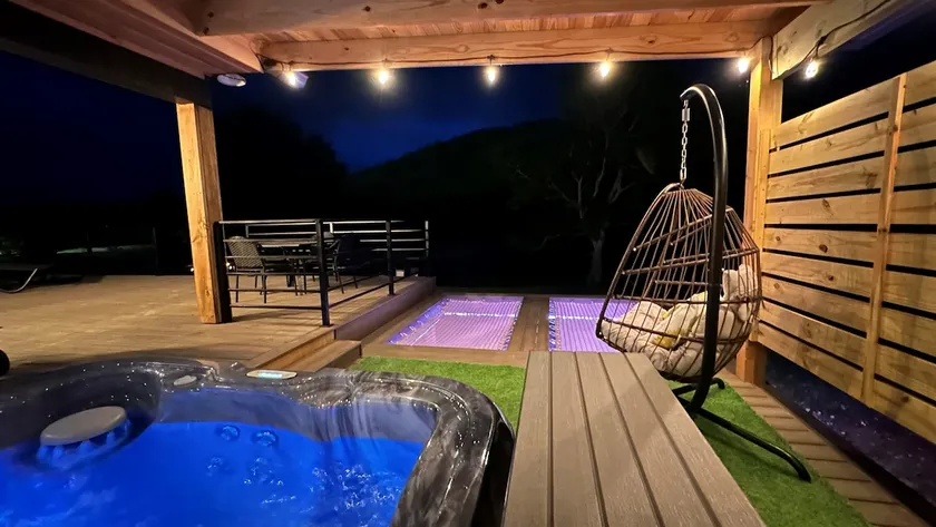 HoneyBee: HotTub, Mtn. View+Hammock+FirePit - Image 1