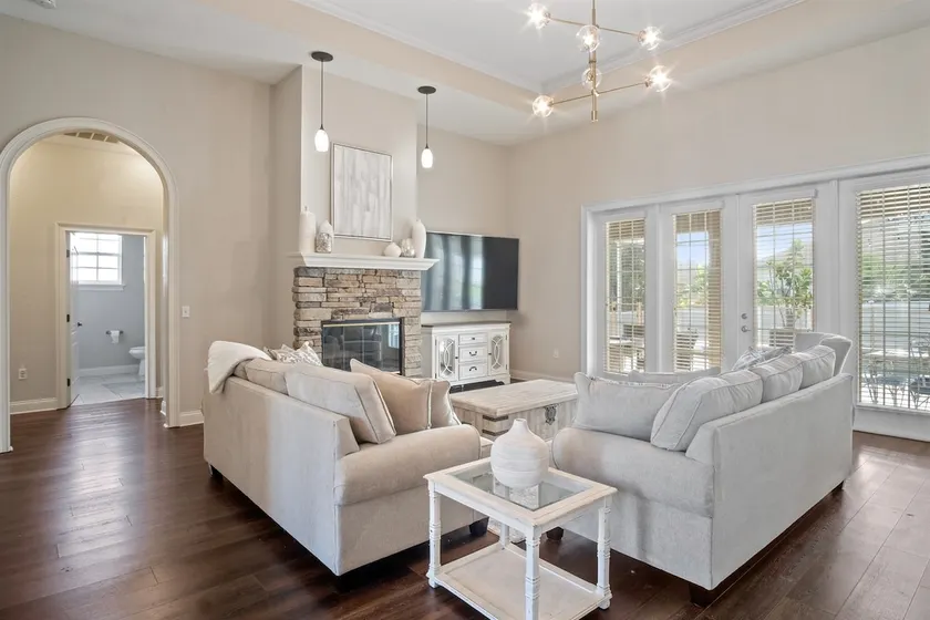 Luxury Heated Pool Home, 85 inch TV, King bed - Image 1