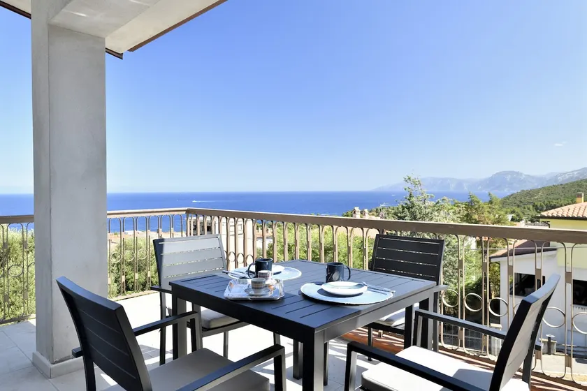 Gulf View Apartment - Image 1