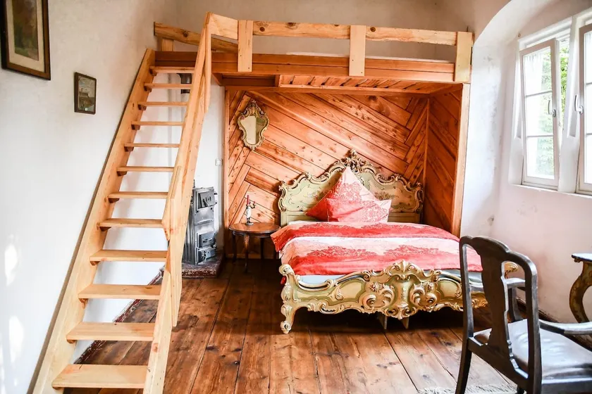 Schlosswohnung Therese – Spacious & charming - Image 1