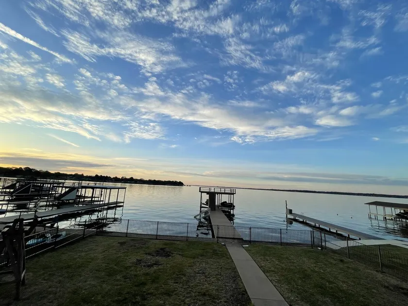 McDonald Manor at Cedar Creek Lake - Image 1
