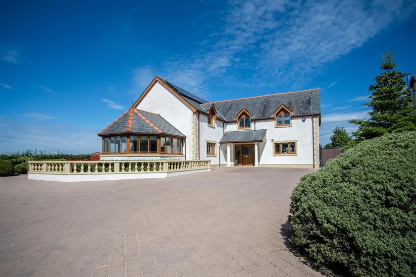 Knights Rest - 4 Bed Holiday Home - Princes Gate - Image 1