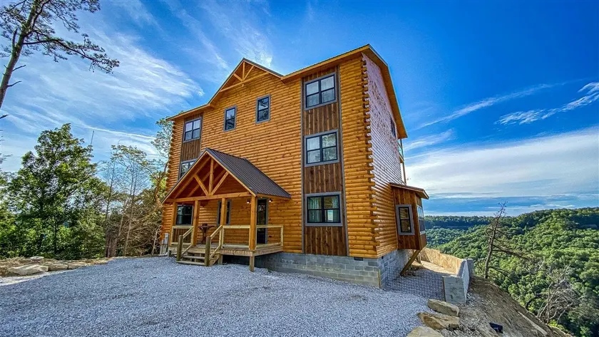 Forest View Lodge-Beautiful views, Hot Tub, WIFI - Image 1
