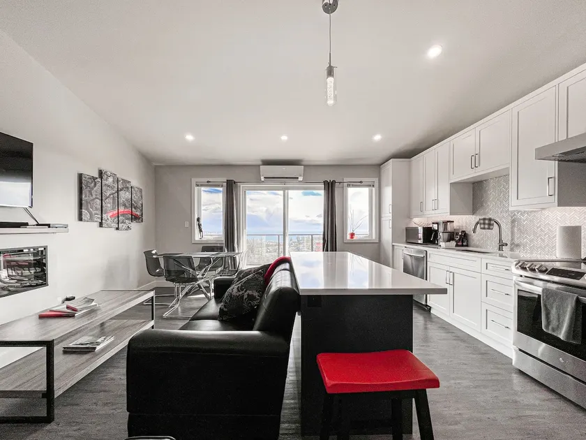 Eagle's View Penthouse - Image 1