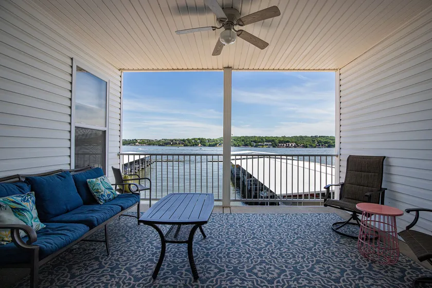 Island Life! Amazing Balcony-Views-Pool and Patio - Image 1