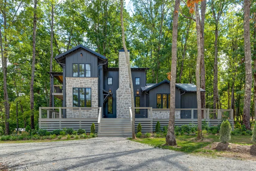 Starry Night on Monteagle-Retreat @ Water’s Edge - Image 1