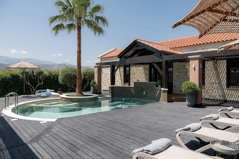 Villa Peacock with Spa Facilities - Image 1