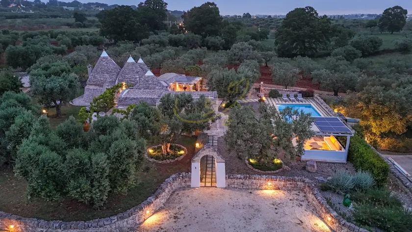 TD Trulli Locobello Stylish Cozy Trulli w Pool - Image 1