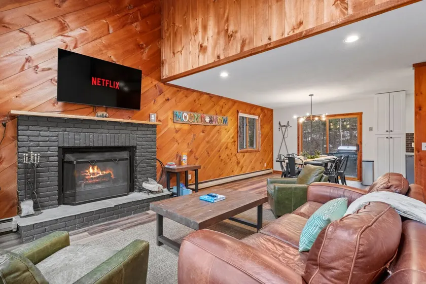 Cozy Villager Chalet w Mountain Views and Firepit - Image 1