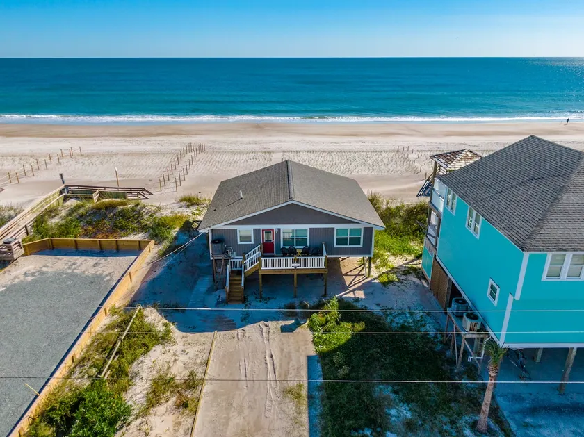 LANCASTER COTTAGE: 3 BR / 2 BA havet i Topsail Beach, 6 sovepladser - Image 1