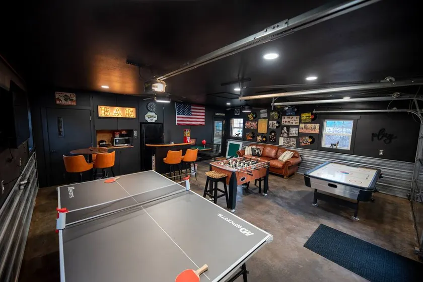 Comfort & Fun: House + Game Room & Fitness Room - Image 1