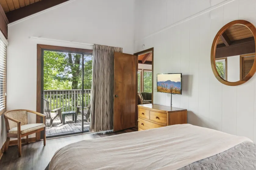 Scenic Getaway in Jasper Mountains - Image 1