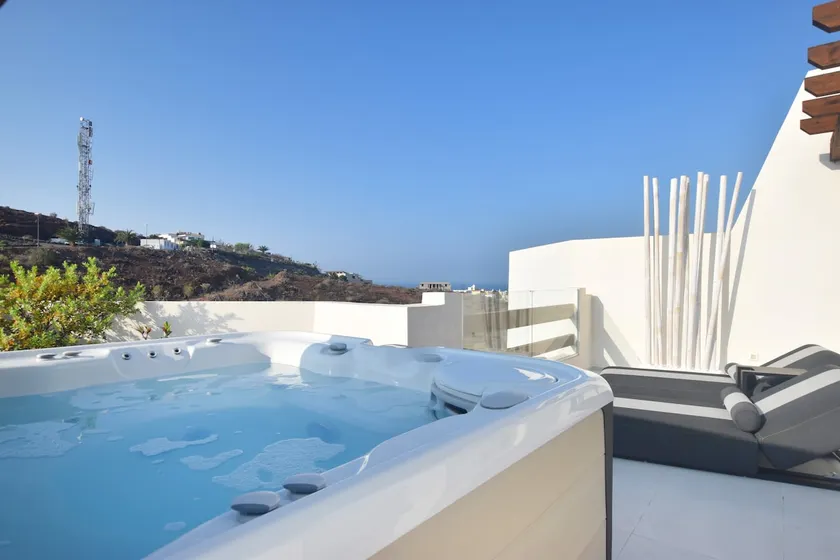 Colinas - Gazmira 3.1 Penthouse Deluxe & Jacuzzi 3 - Image 1