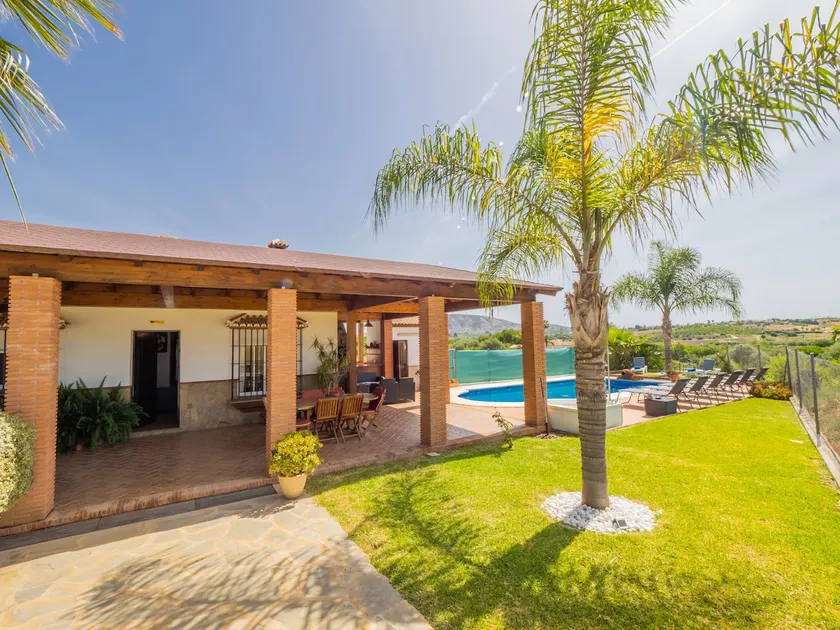 Cubo's Villa Teresa - Image 1