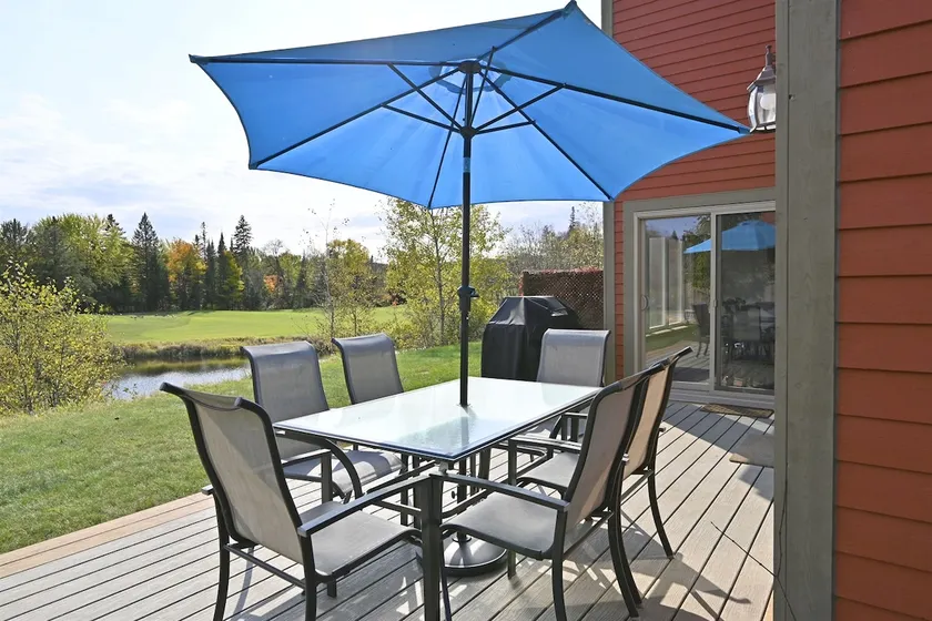 4BR family townhouse w/ golf course views - Image 1
