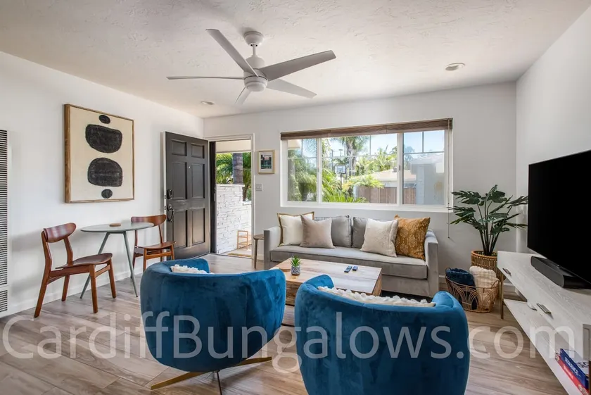 Leucadia \"Grandview\" Bungalow ~ walk everywhere with beach gear! - Image 1